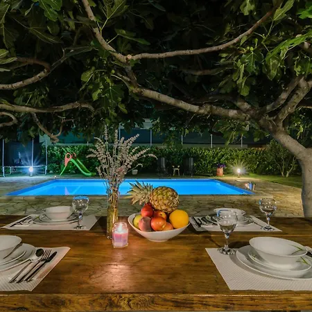 Hébergement de vacances In Mit Grossem Garten Posedarje